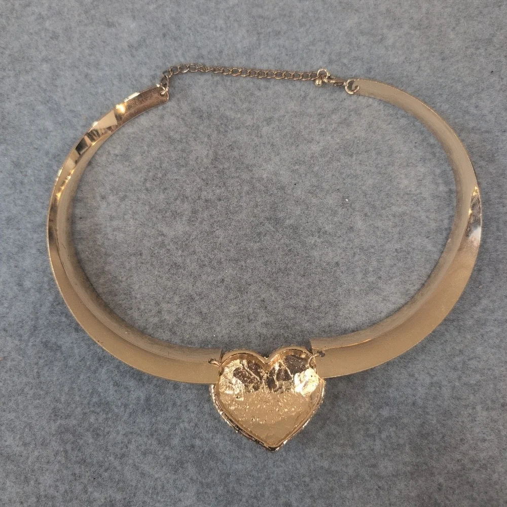 Gold Tone‎ Heart Choker Necklace Rhinestone Sparkle Statement Pendant 21" - Picture 3 of 3